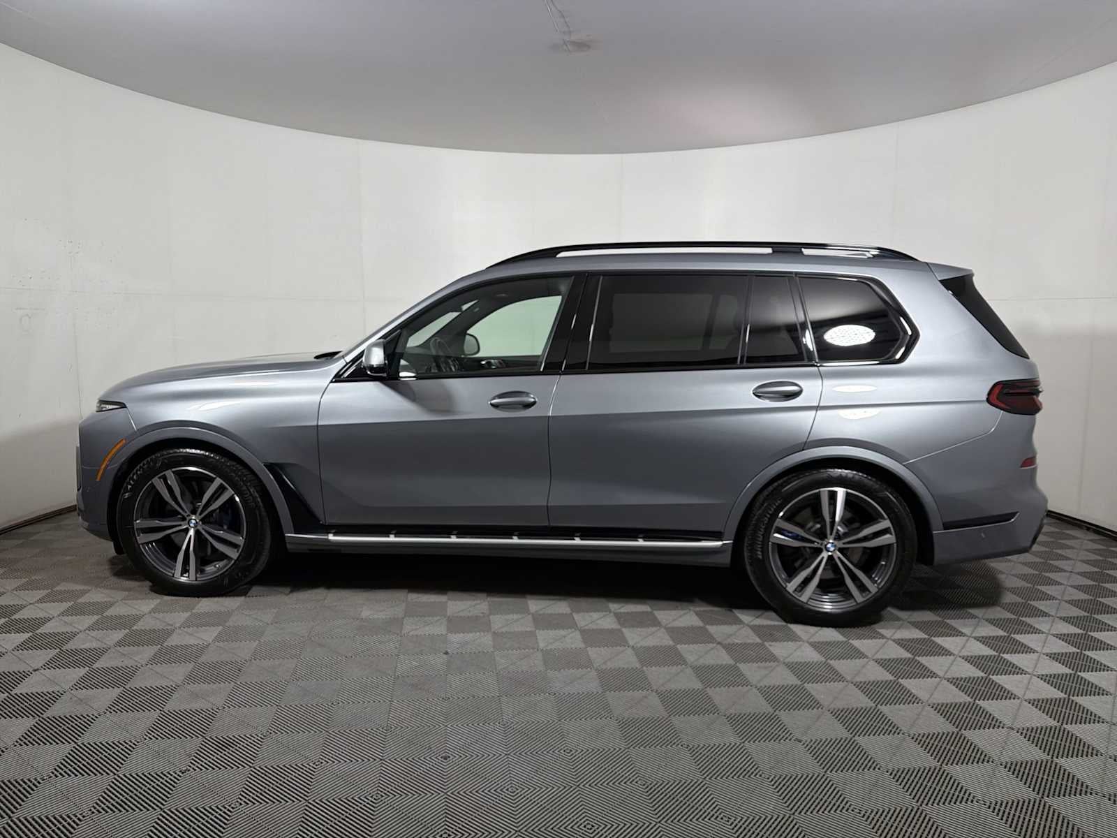 2024 BMW X7 xDrive40i Sports Activity Vehicle