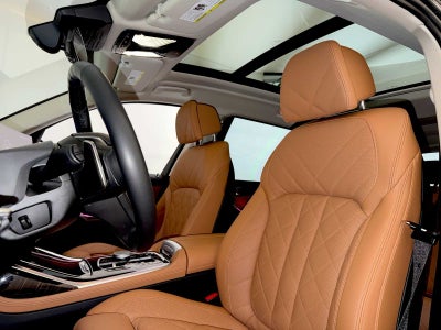 2025 BMW X7 xDrive40i Sports Activity Vehicle