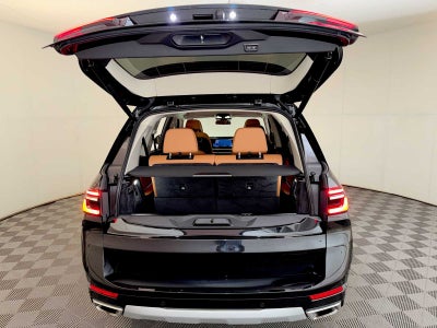 2025 BMW X7 xDrive40i Sports Activity Vehicle
