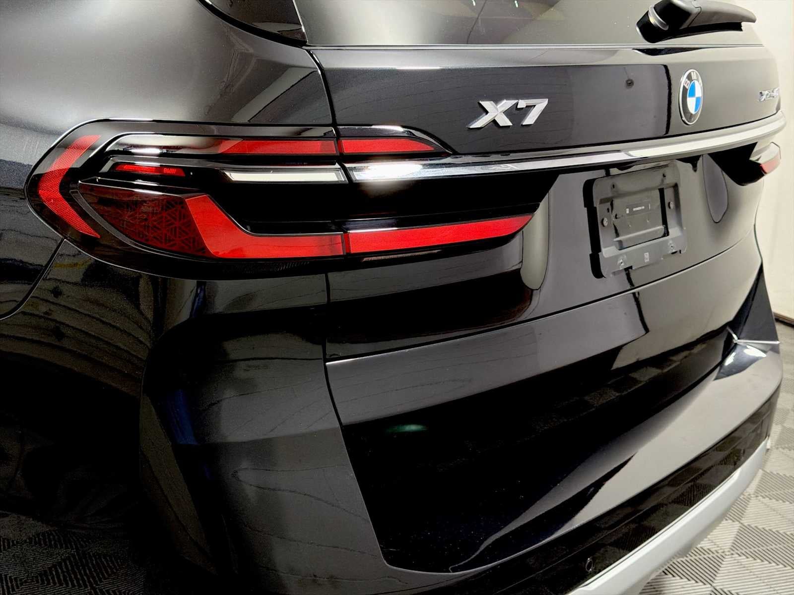 2025 BMW X7 xDrive40i Sports Activity Vehicle
