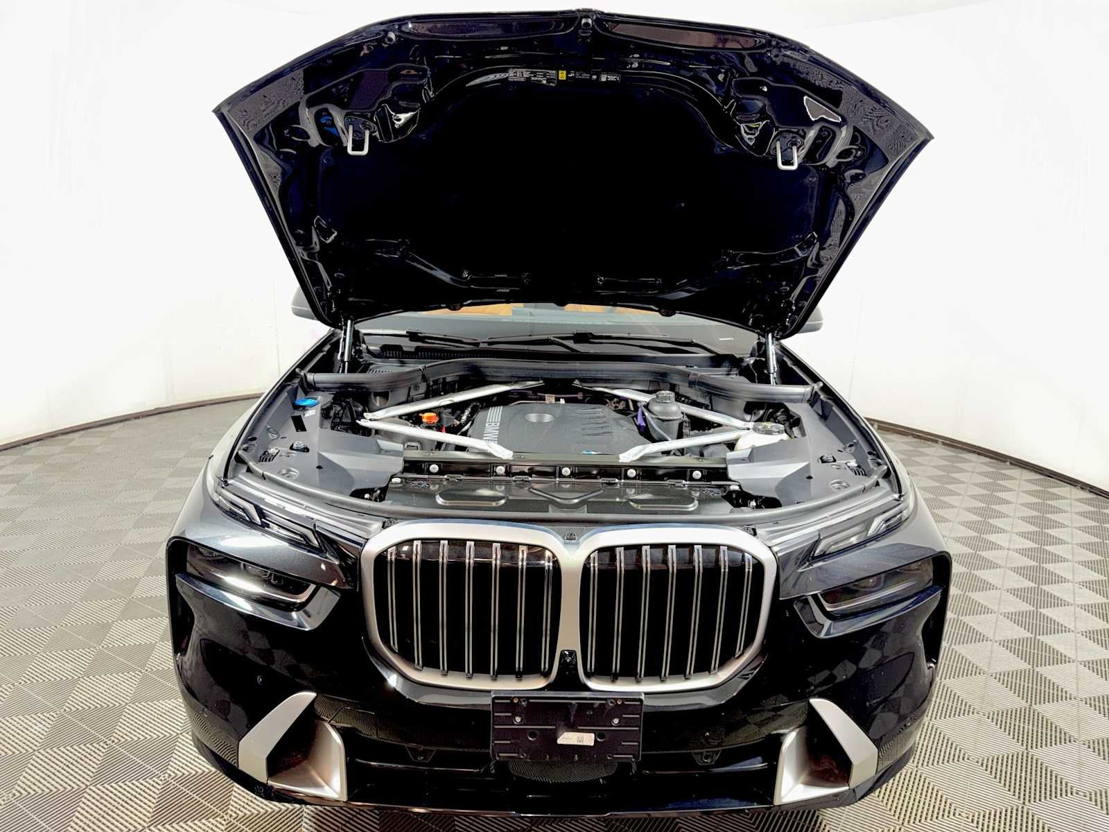 2025 BMW X7 xDrive40i Sports Activity Vehicle