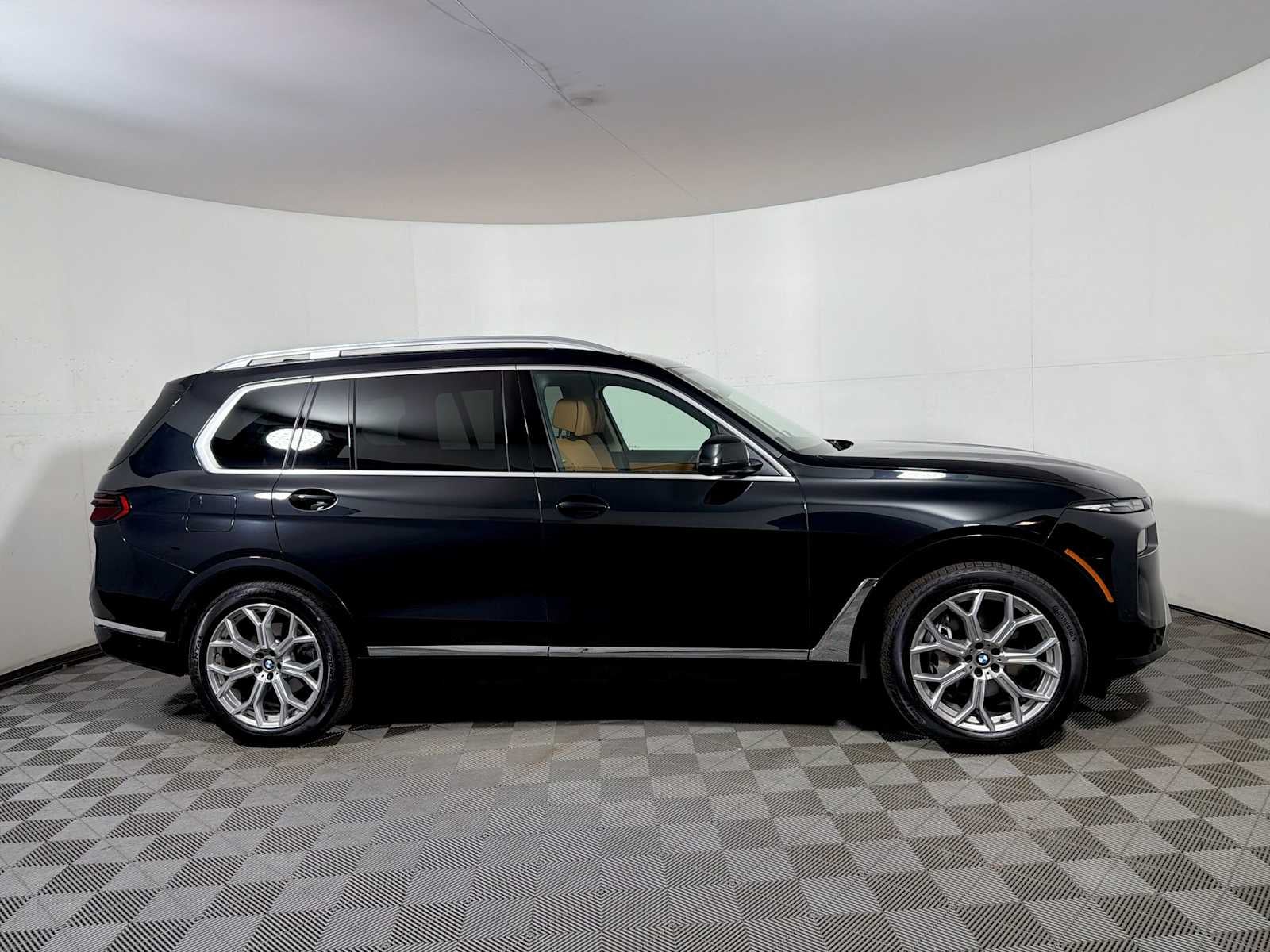 2025 BMW X7 xDrive40i Sports Activity Vehicle