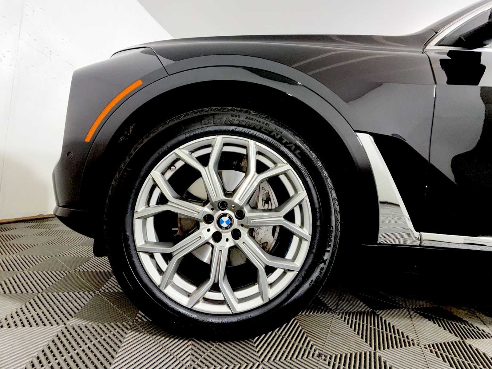 2025 BMW X7 xDrive40i Sports Activity Vehicle