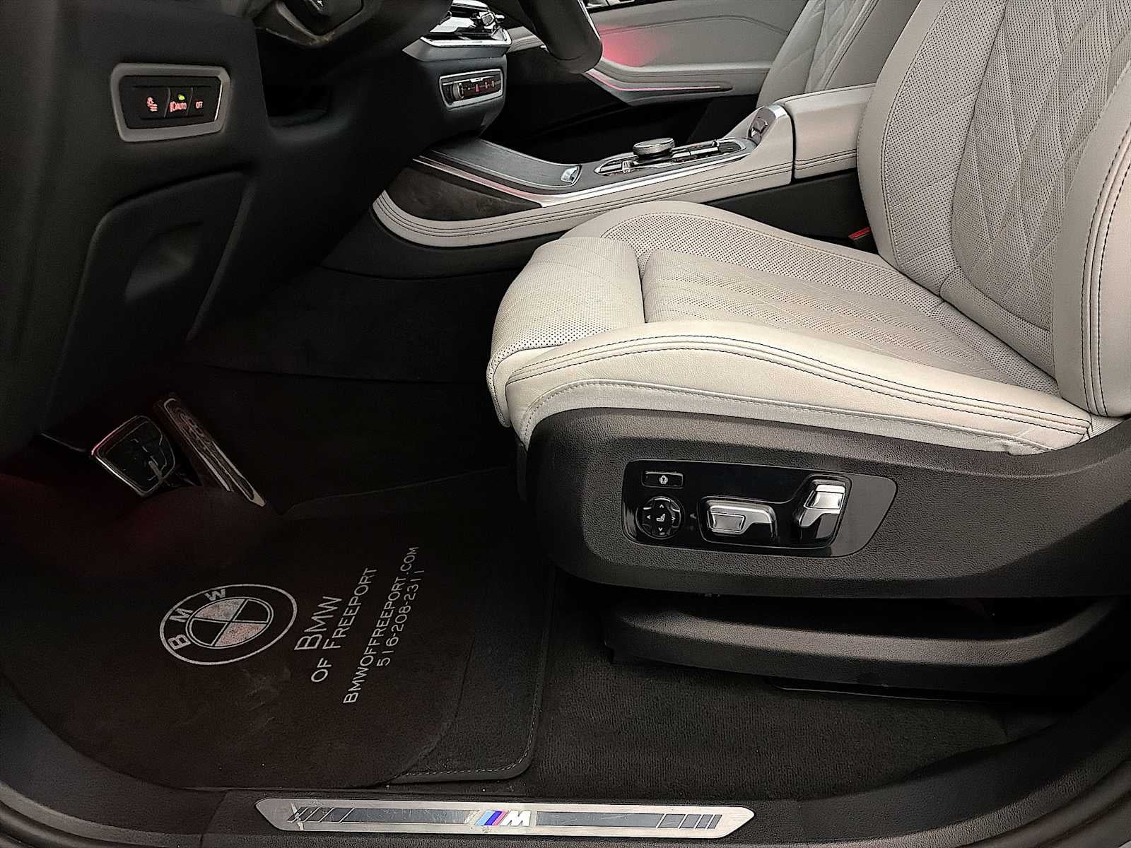 2025 BMW X7 xDrive40i Sports Activity Vehicle