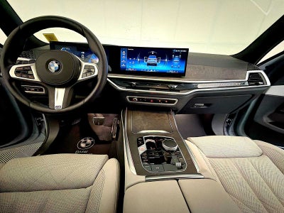 2025 BMW X7 xDrive40i Sports Activity Vehicle