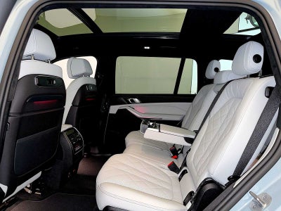 2025 BMW X7 xDrive40i Sports Activity Vehicle