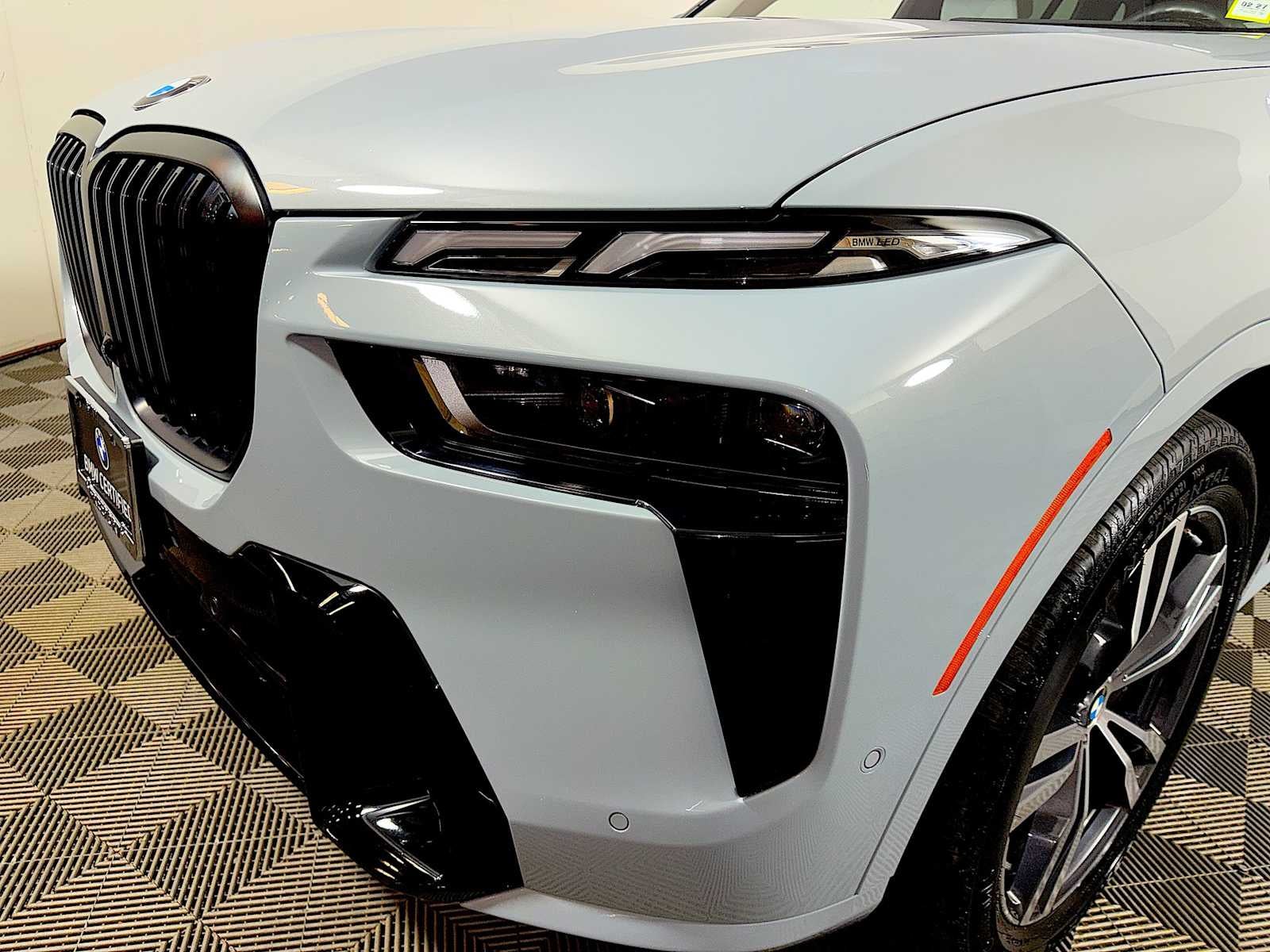 2025 BMW X7 xDrive40i Sports Activity Vehicle