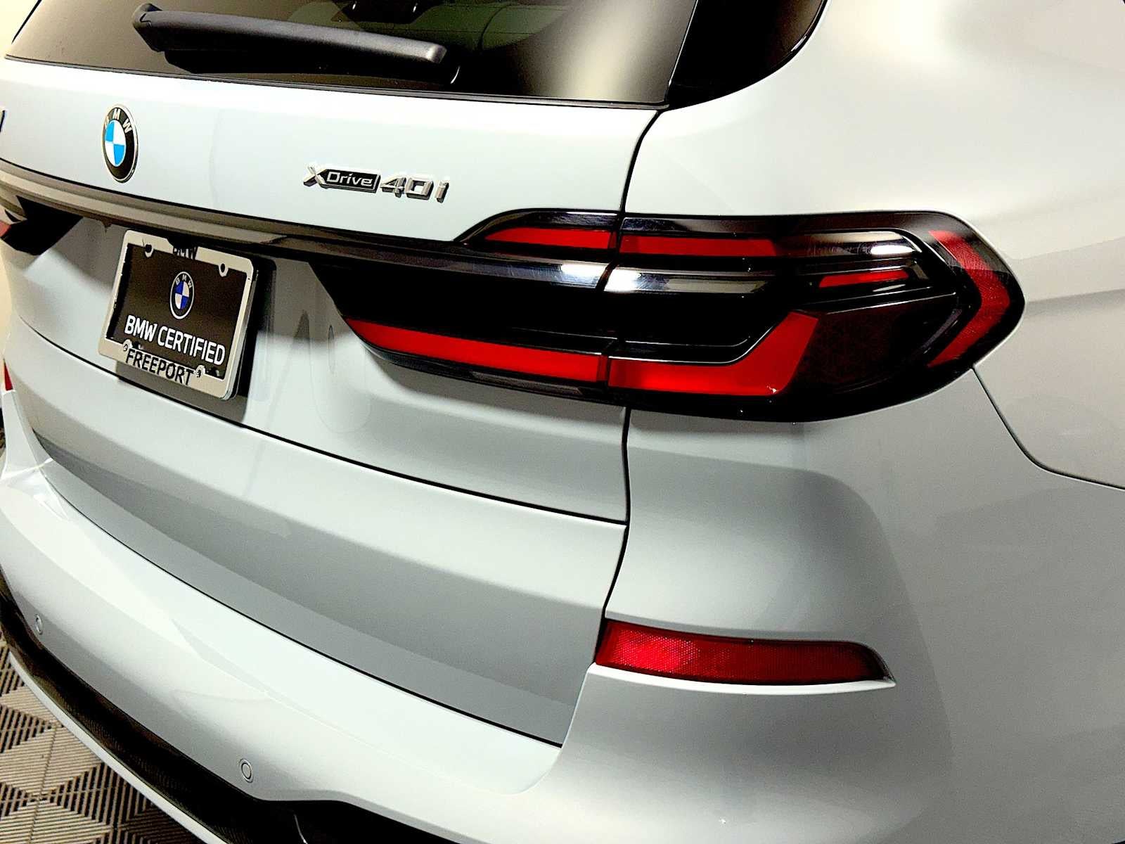 2025 BMW X7 xDrive40i Sports Activity Vehicle