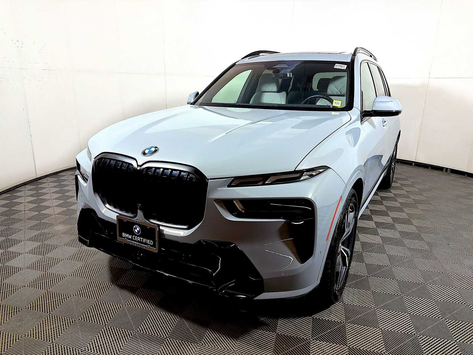 2025 BMW X7 xDrive40i Sports Activity Vehicle