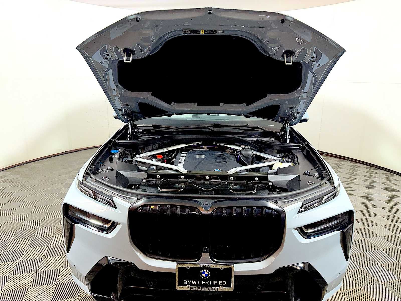 2025 BMW X7 xDrive40i Sports Activity Vehicle