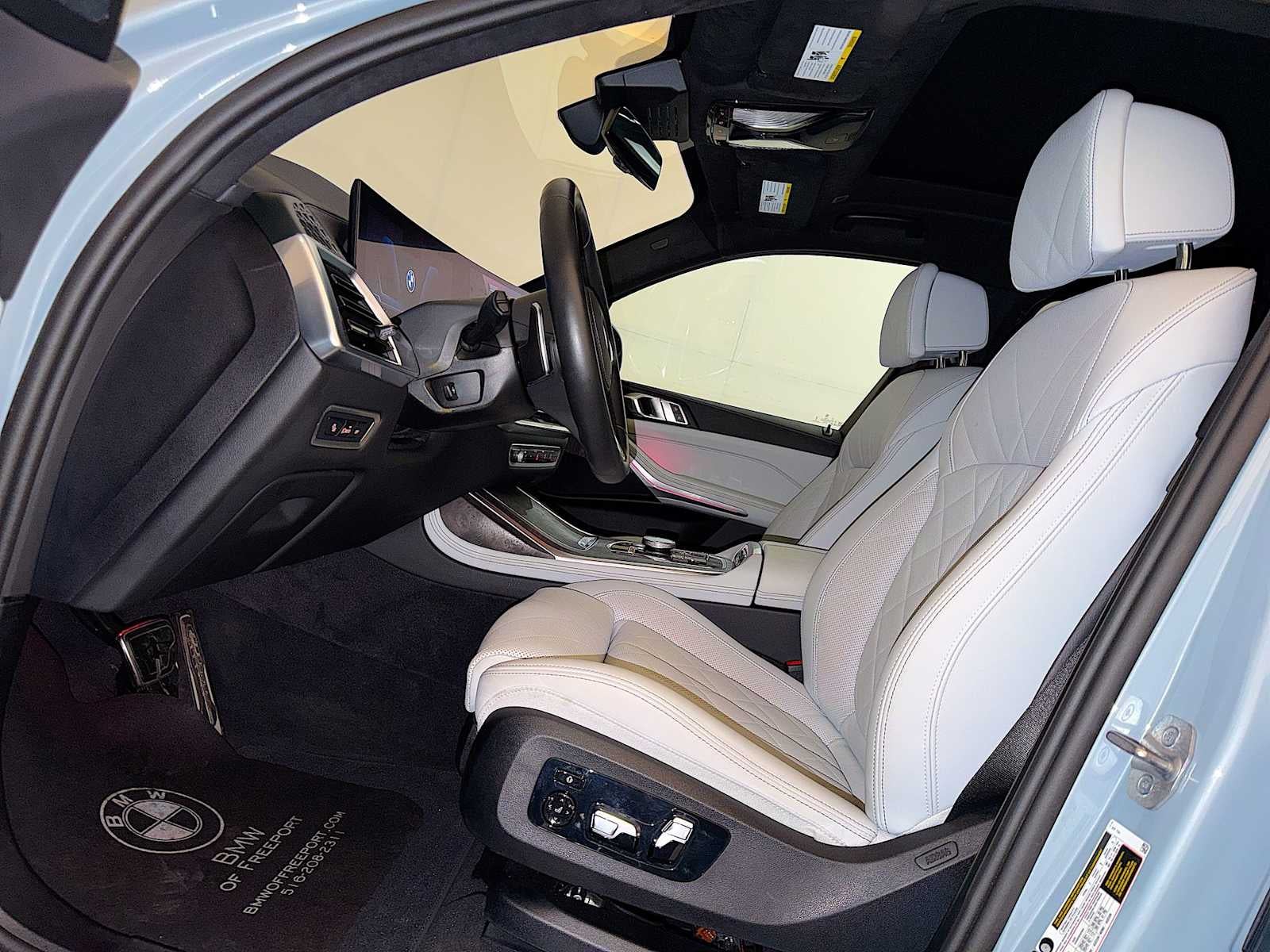 2025 BMW X7 xDrive40i Sports Activity Vehicle