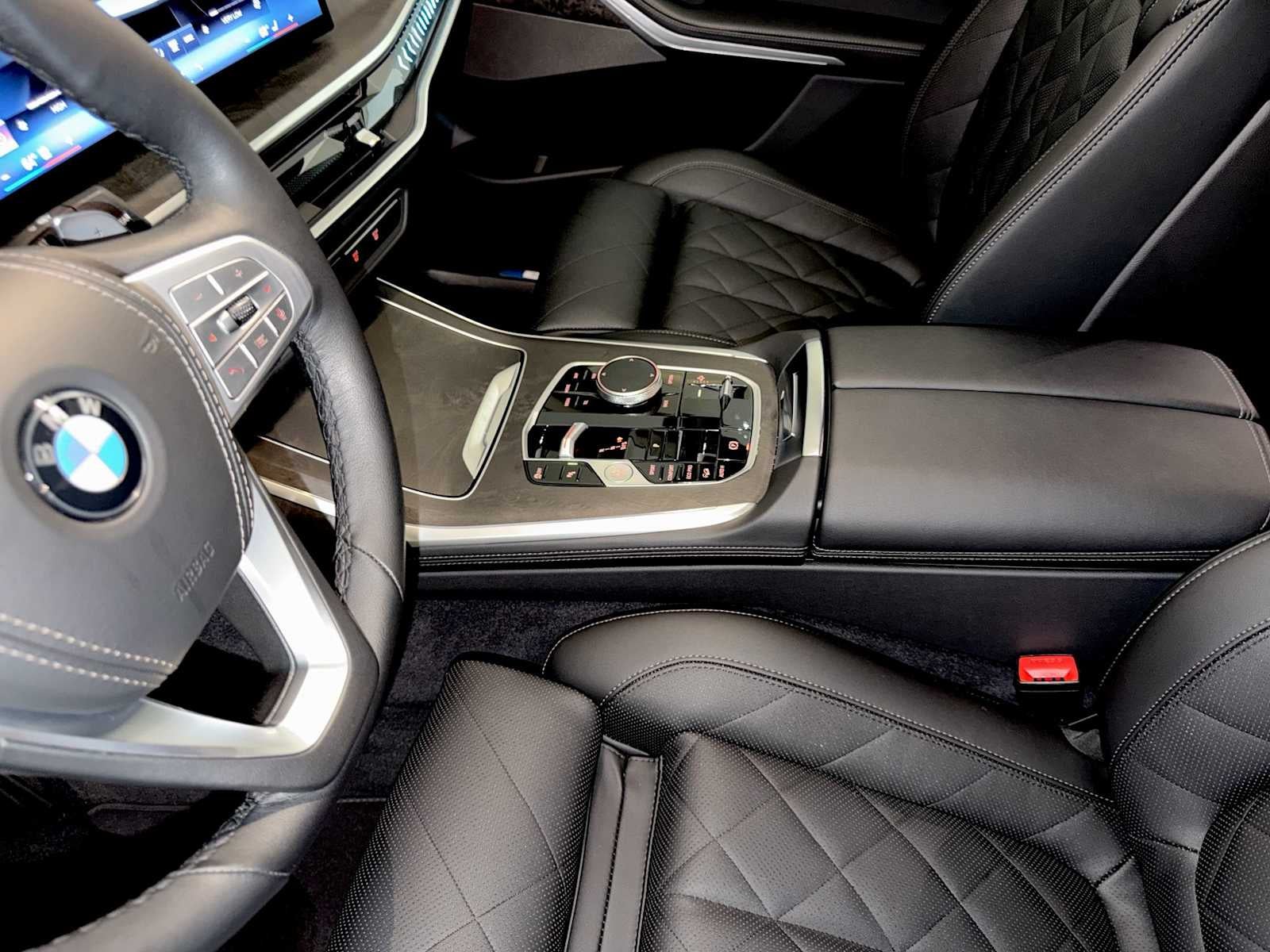 2026 BMW X7 xDrive40i Sports Activity Vehicle