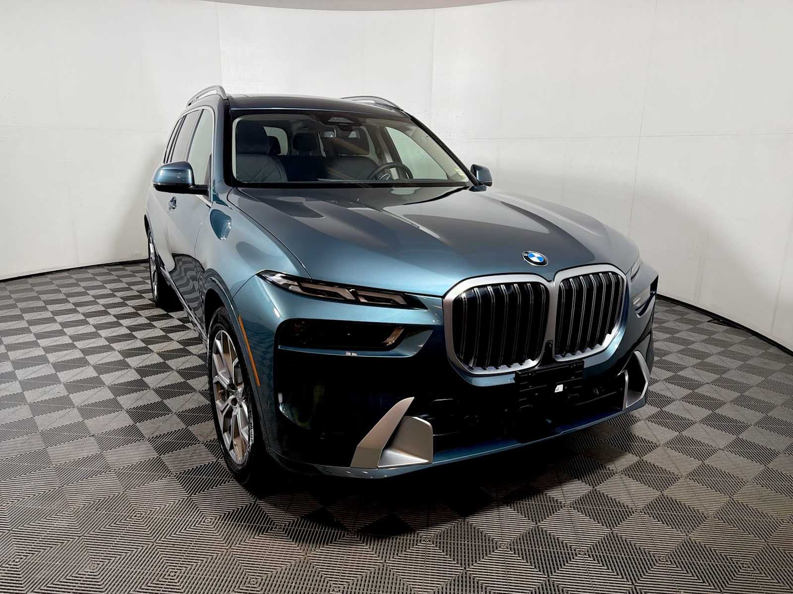 2026 BMW X7 xDrive40i Sports Activity Vehicle