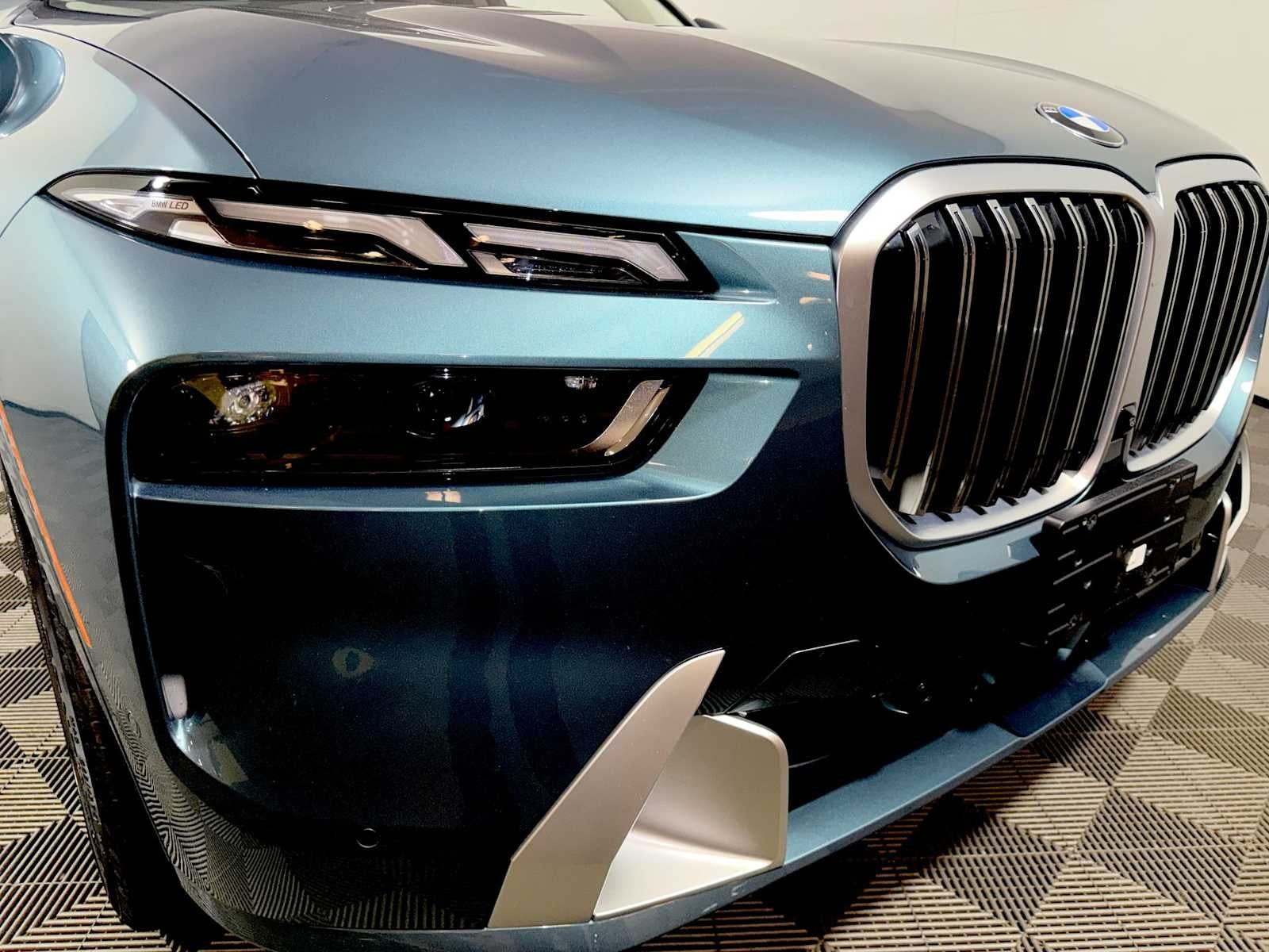 2026 BMW X7 xDrive40i Sports Activity Vehicle