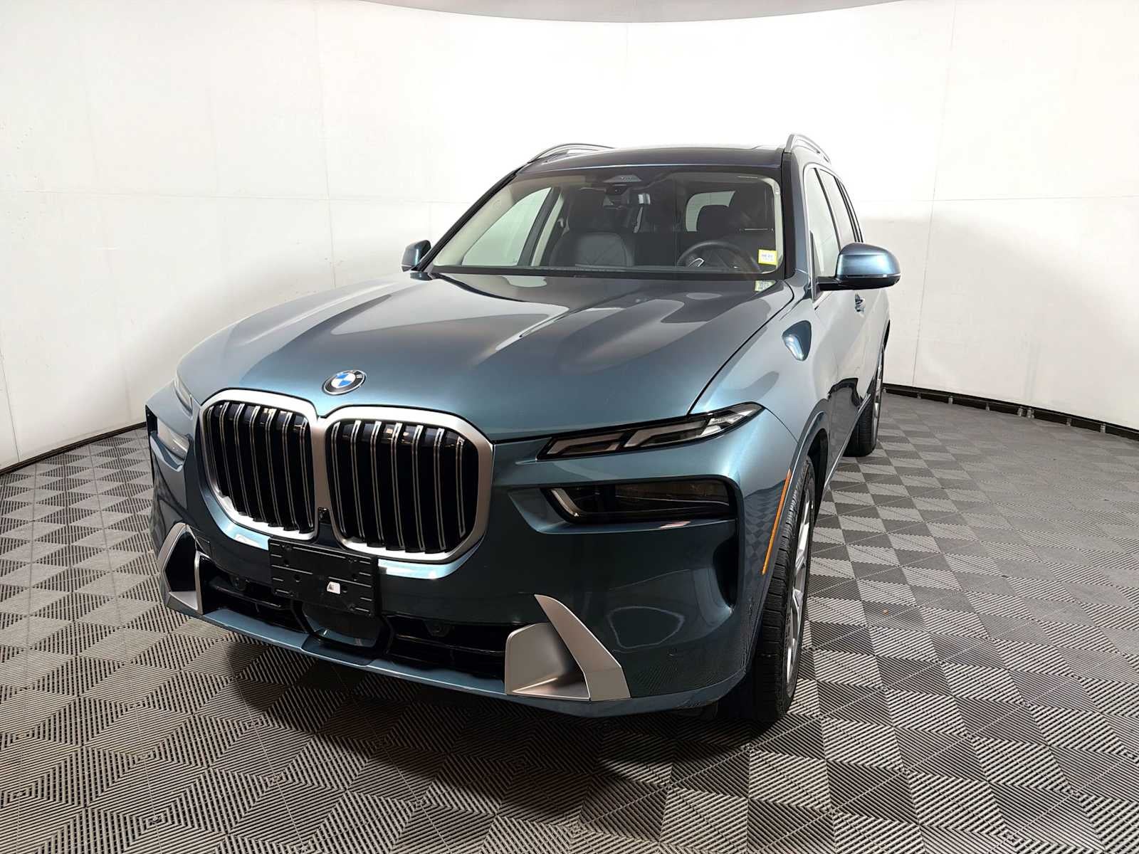 2026 BMW X7 xDrive40i Sports Activity Vehicle