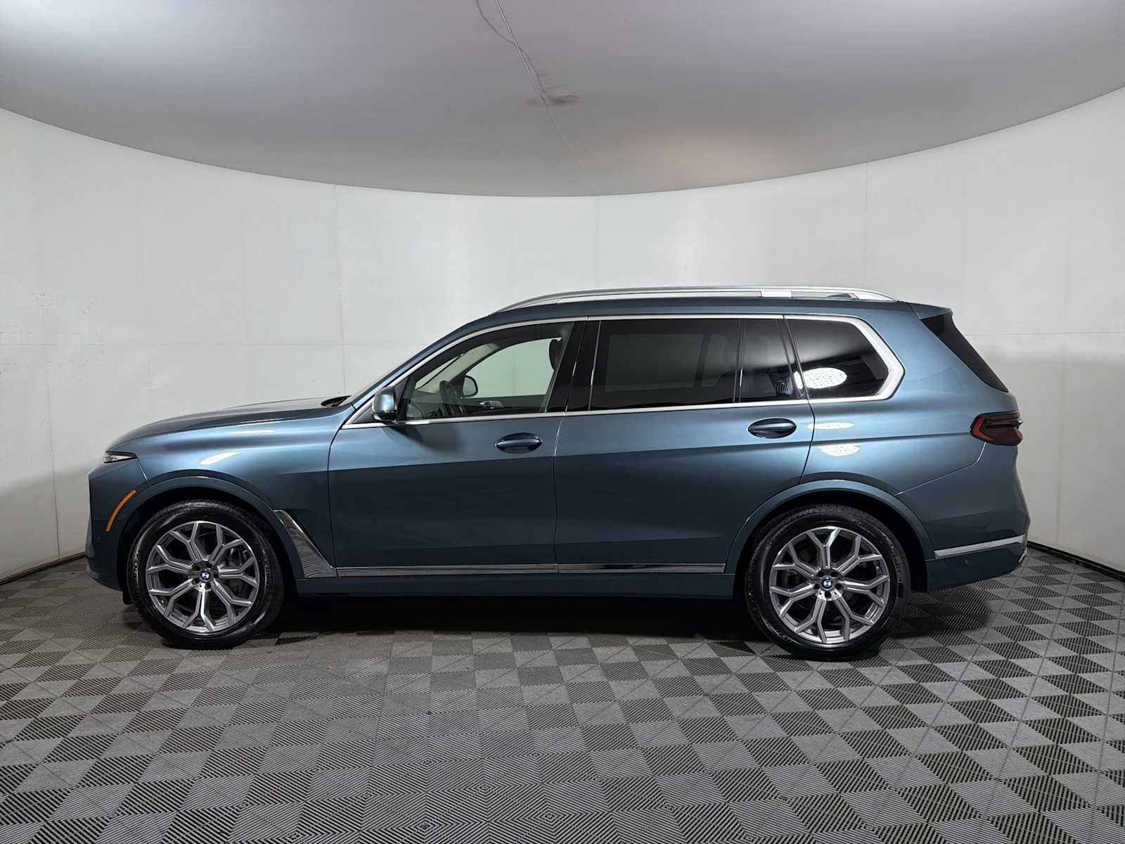 2026 BMW X7 xDrive40i Sports Activity Vehicle