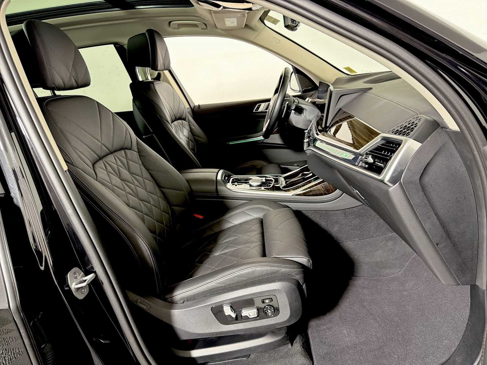 2024 BMW X7 xDrive40i Sports Activity Vehicle