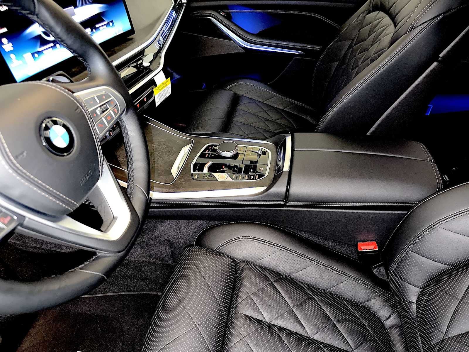 2026 BMW X7 xDrive40i Sports Activity Vehicle