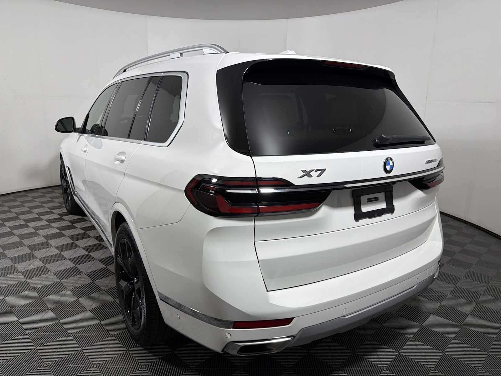 2024 BMW X7 xDrive40i Sports Activity Vehicle