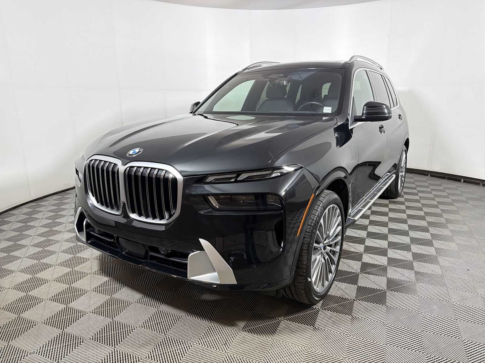 2023 BMW X7 xDrive40i Sports Activity Vehicle