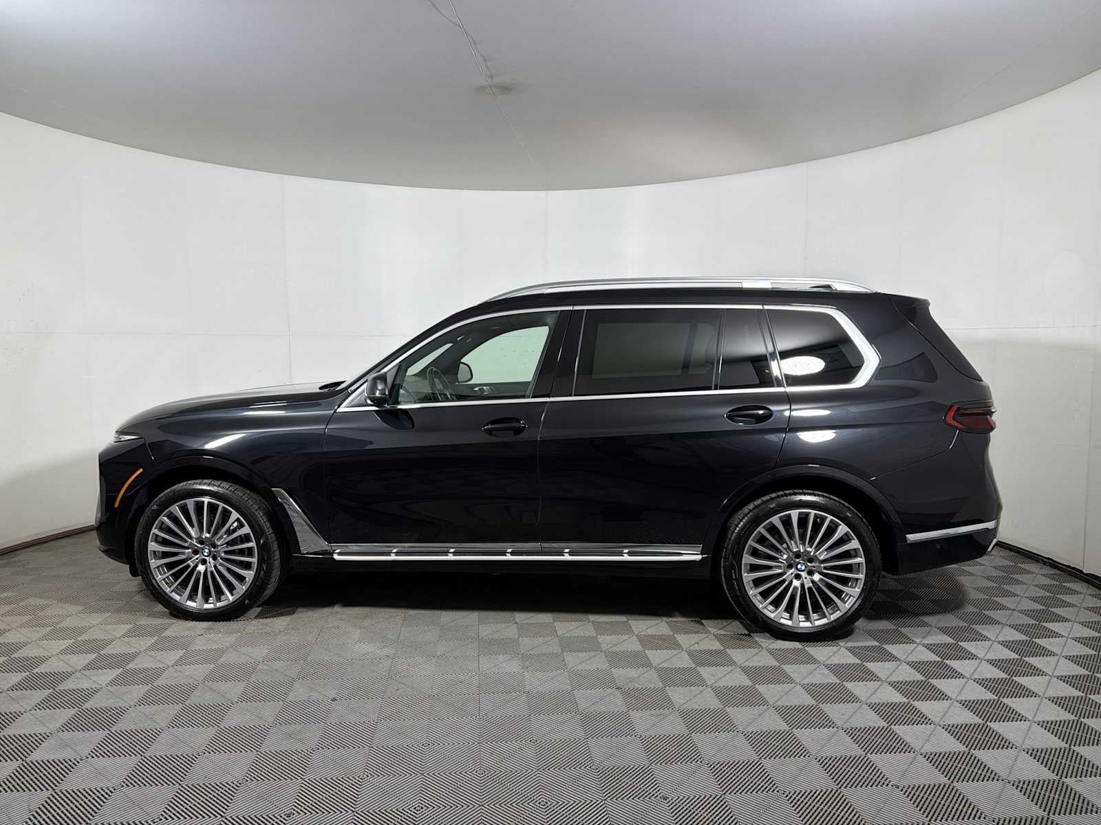 2023 BMW X7 xDrive40i Sports Activity Vehicle