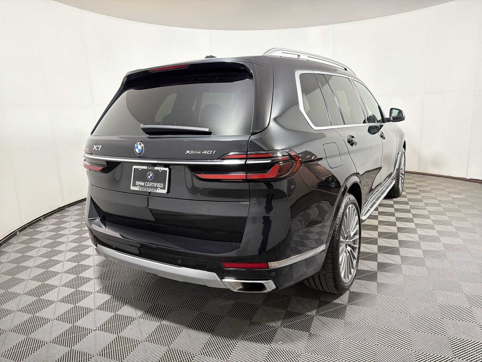 2023 BMW X7 xDrive40i Sports Activity Vehicle