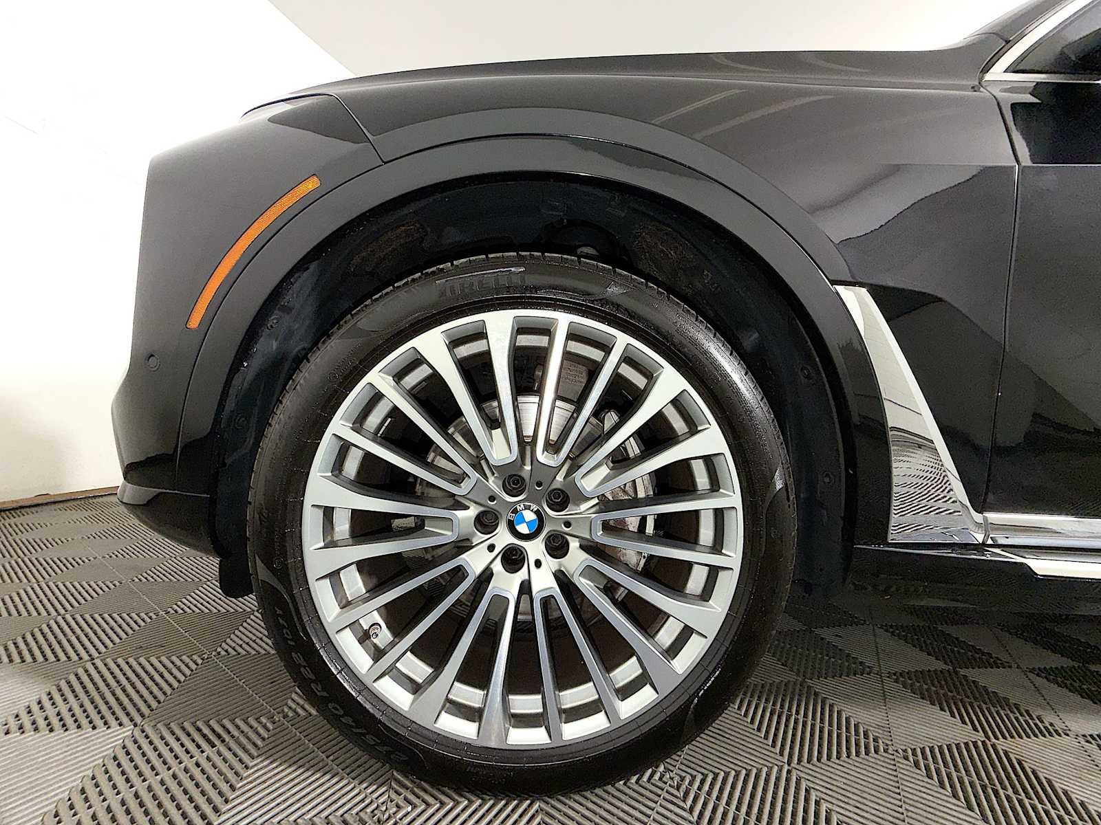 2023 BMW X7 xDrive40i Sports Activity Vehicle