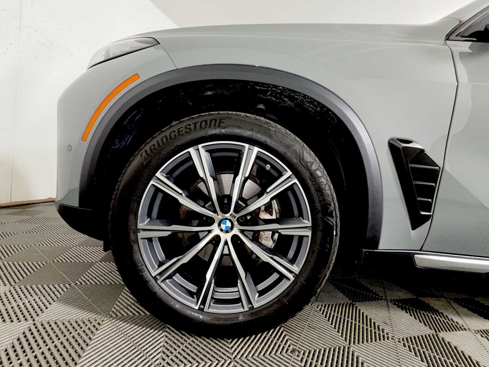 2025 BMW X5 xDrive40i Sports Activity Vehicle