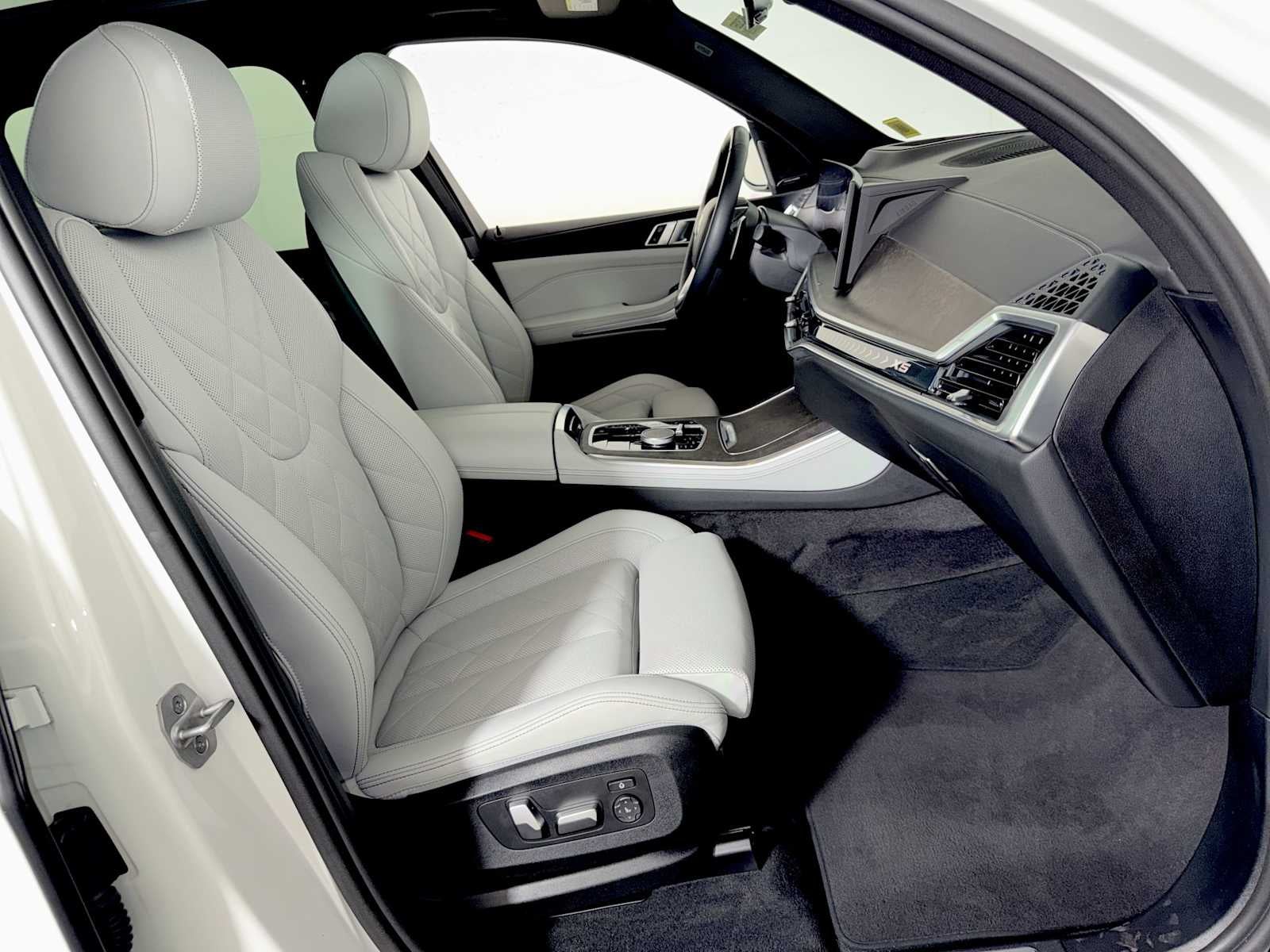 2025 BMW X5 xDrive40i Sports Activity Vehicle