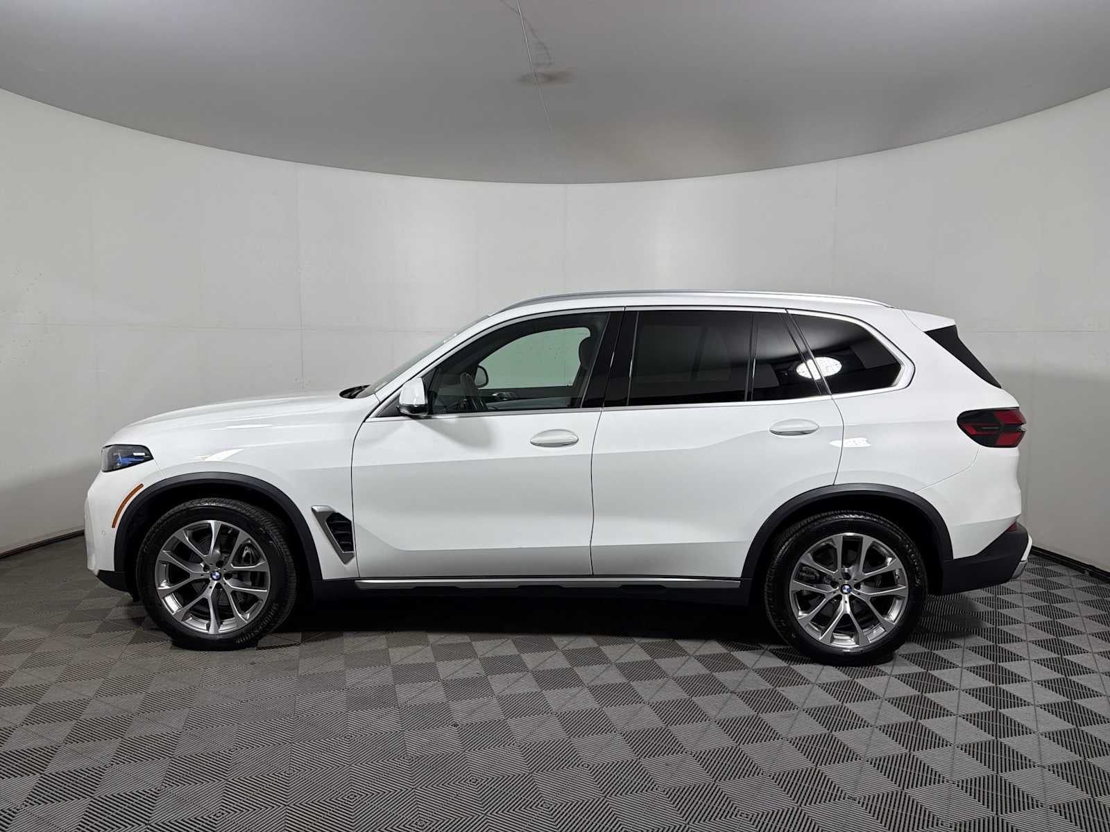 2025 BMW X5 xDrive40i Sports Activity Vehicle