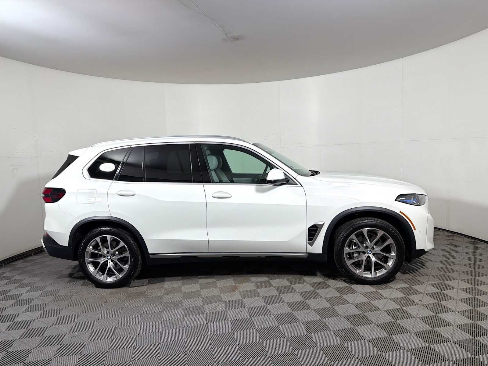 2025 BMW X5 xDrive40i Sports Activity Vehicle