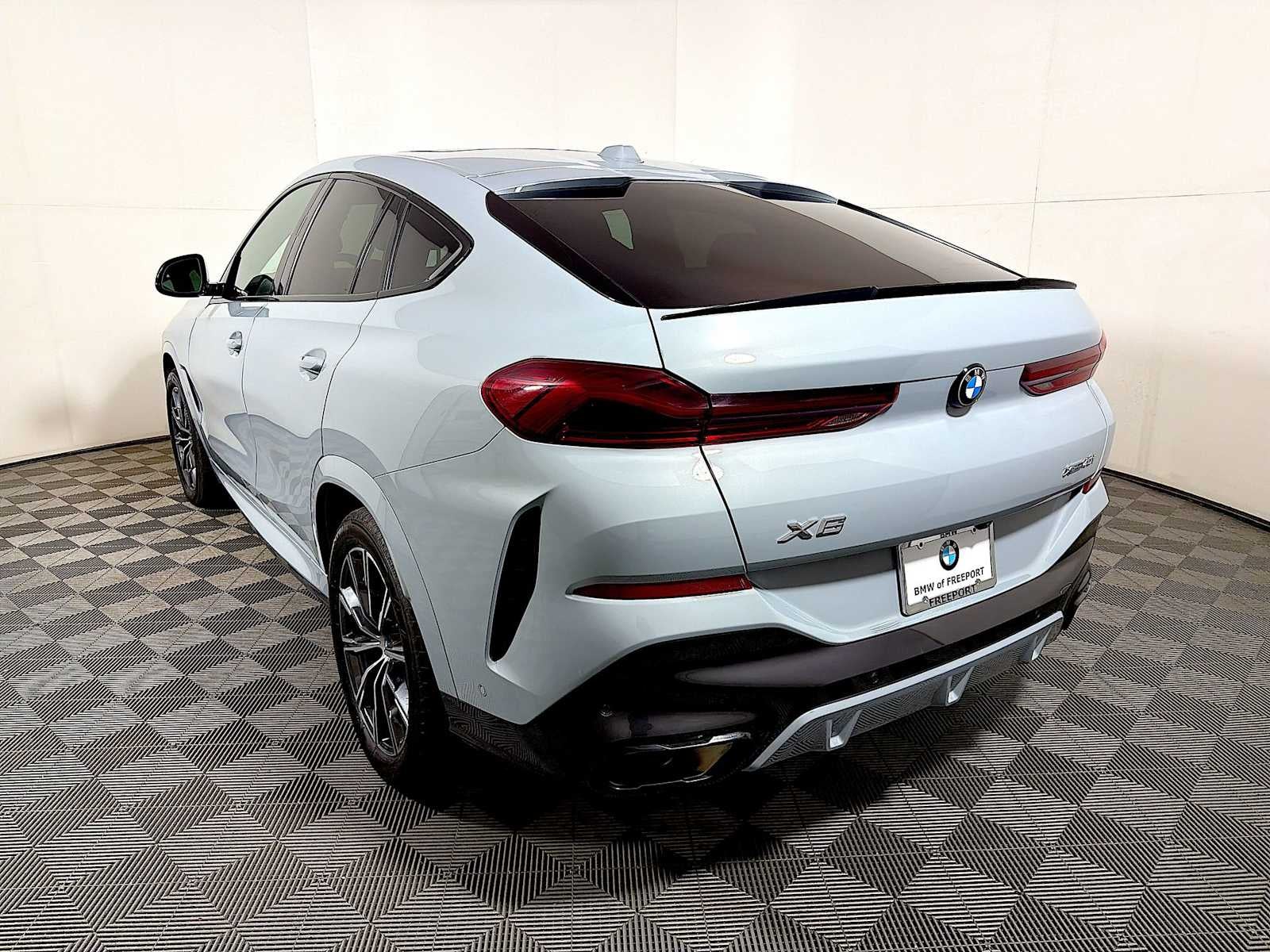 2025 BMW X6 xDrive40i Sports Activity Coupe