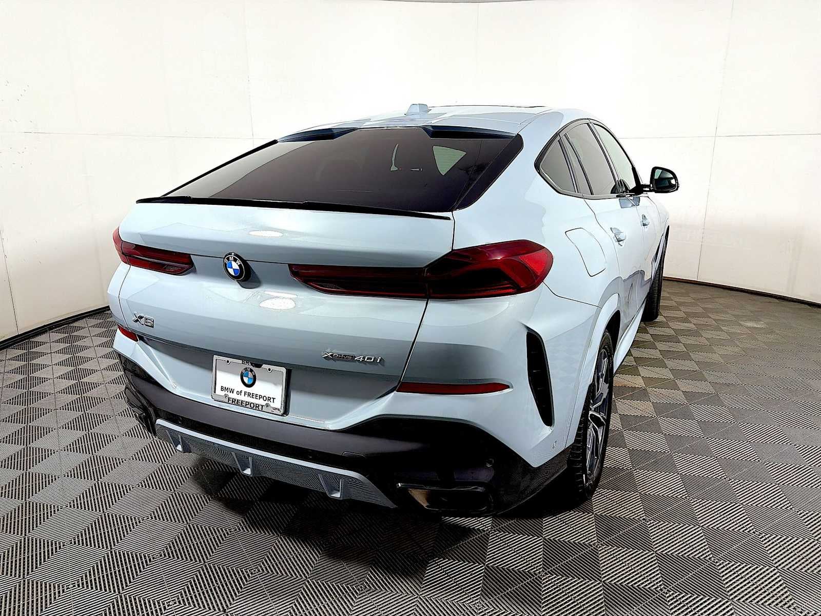 2025 BMW X6 xDrive40i Sports Activity Coupe