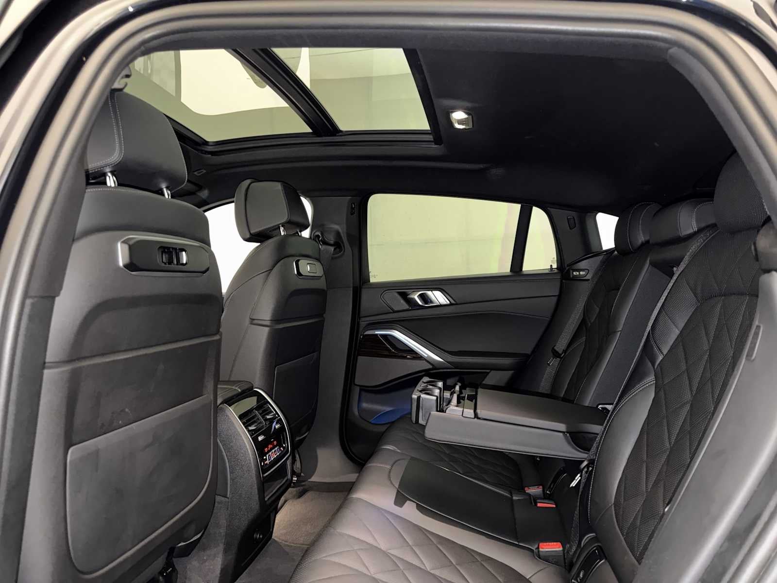2025 BMW X6 xDrive40i Sports Activity Coupe