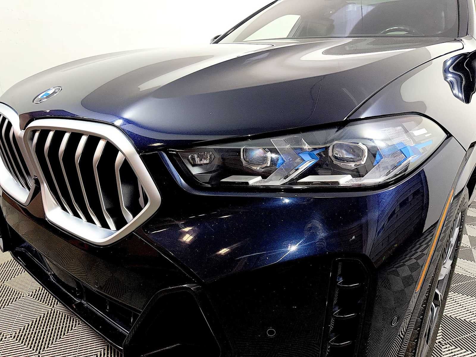 2025 BMW X6 xDrive40i Sports Activity Coupe