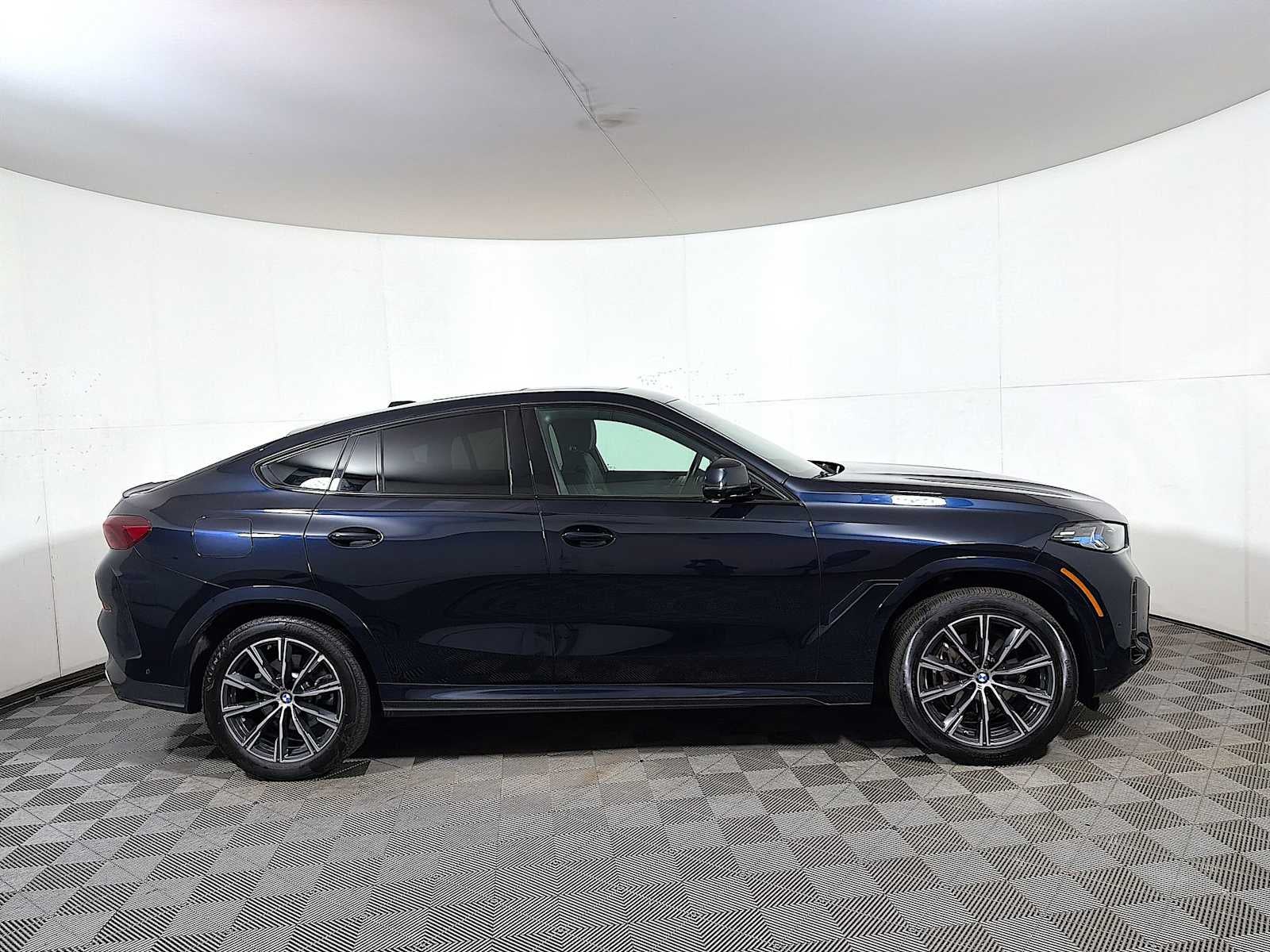 2025 BMW X6 xDrive40i Sports Activity Coupe
