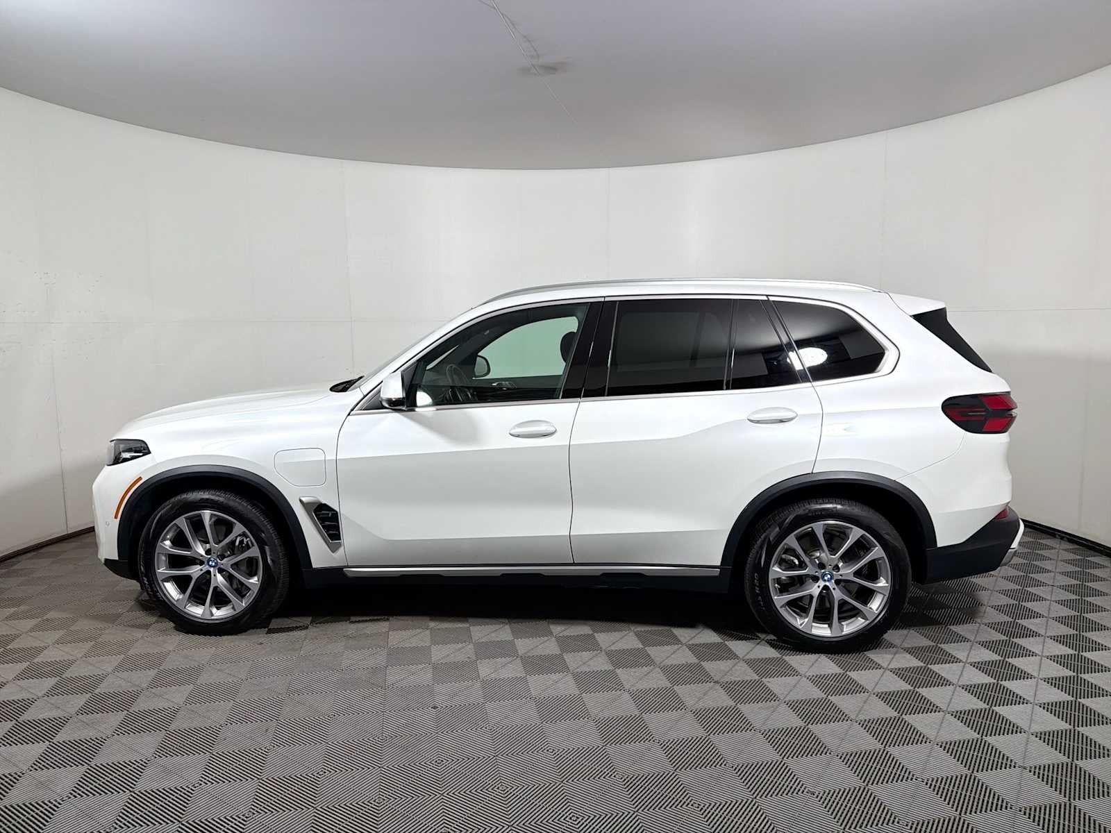 2024 BMW X5 xDrive50e Plug-In Hybrid
