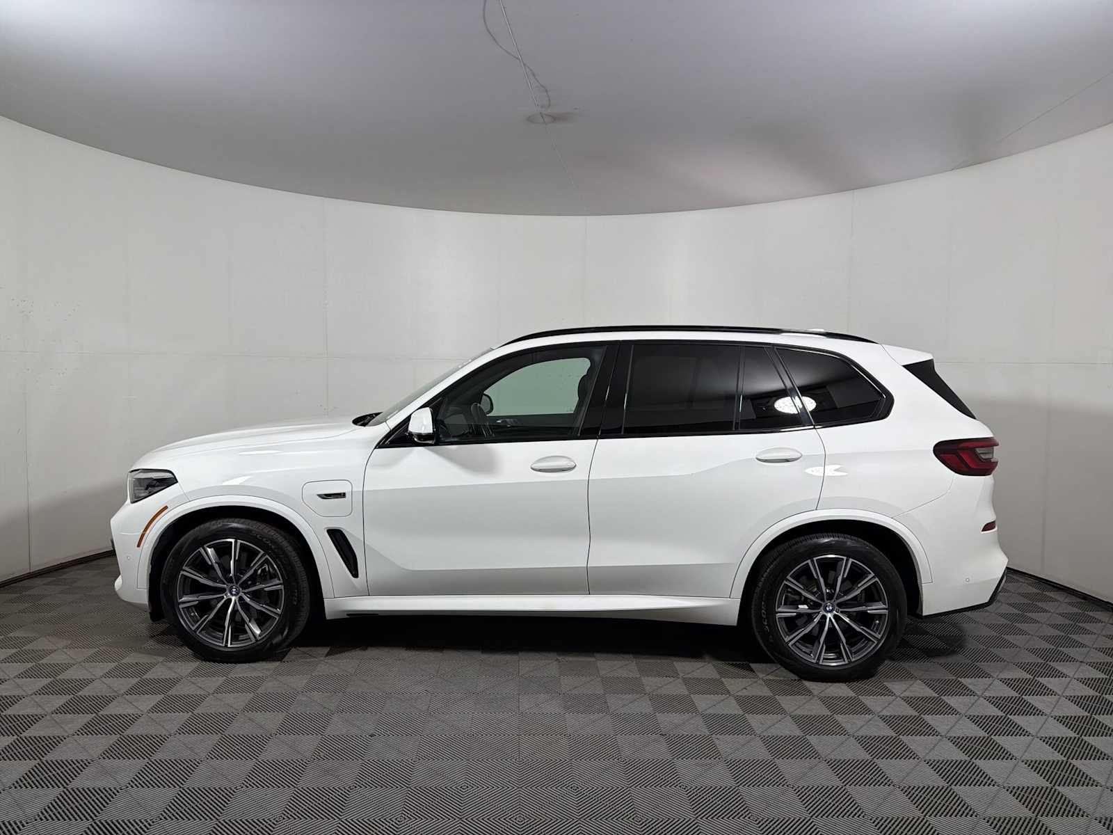 2023 BMW X5 xDrive45e Plug-In Hybrid