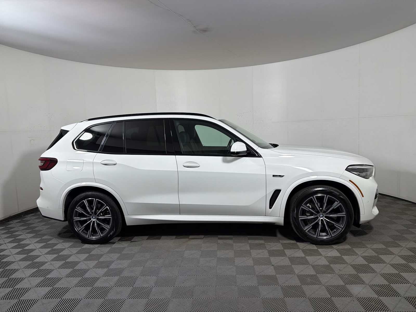 2023 BMW X5 xDrive45e Plug-In Hybrid