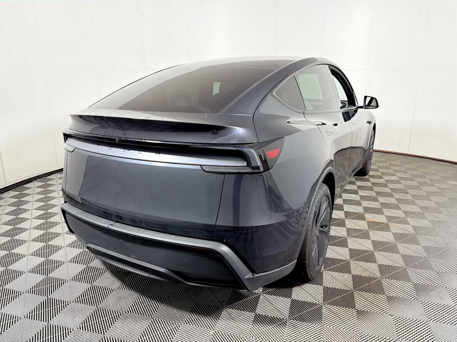 2026 Tesla Model Y RWD