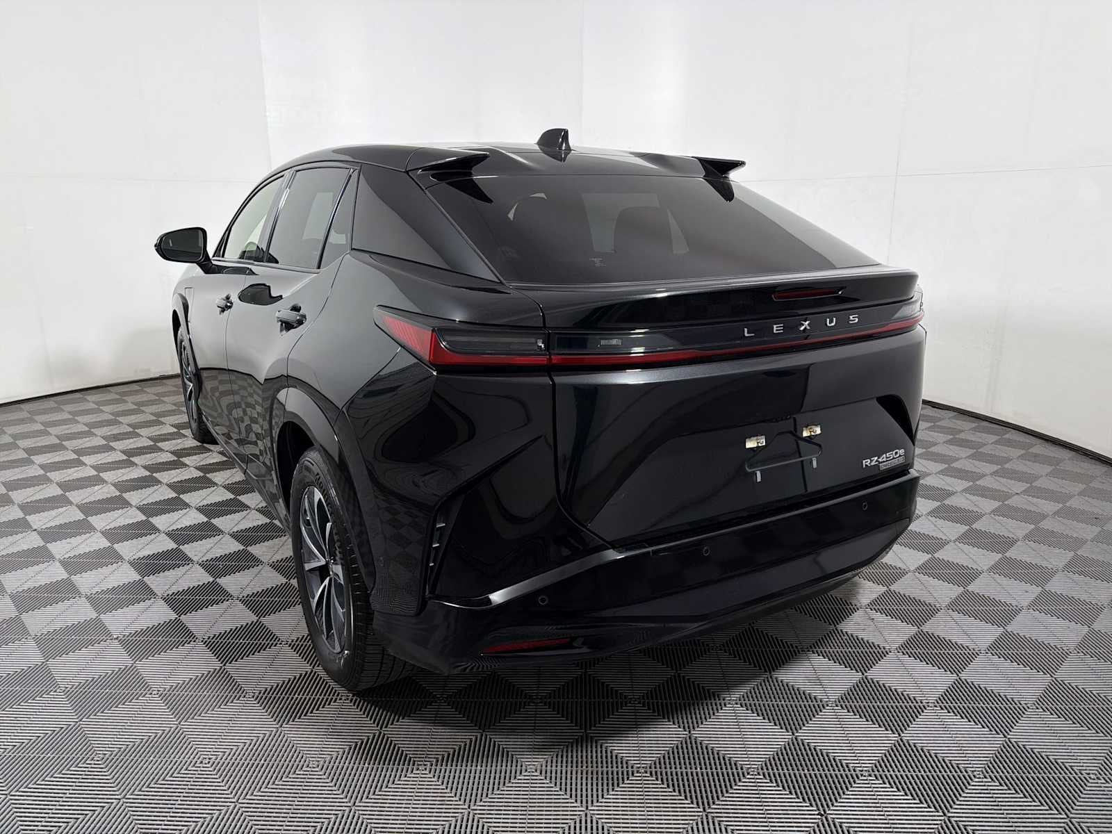 2023 Lexus RZ RZ 450e Premium AWD w/18 Wheels
