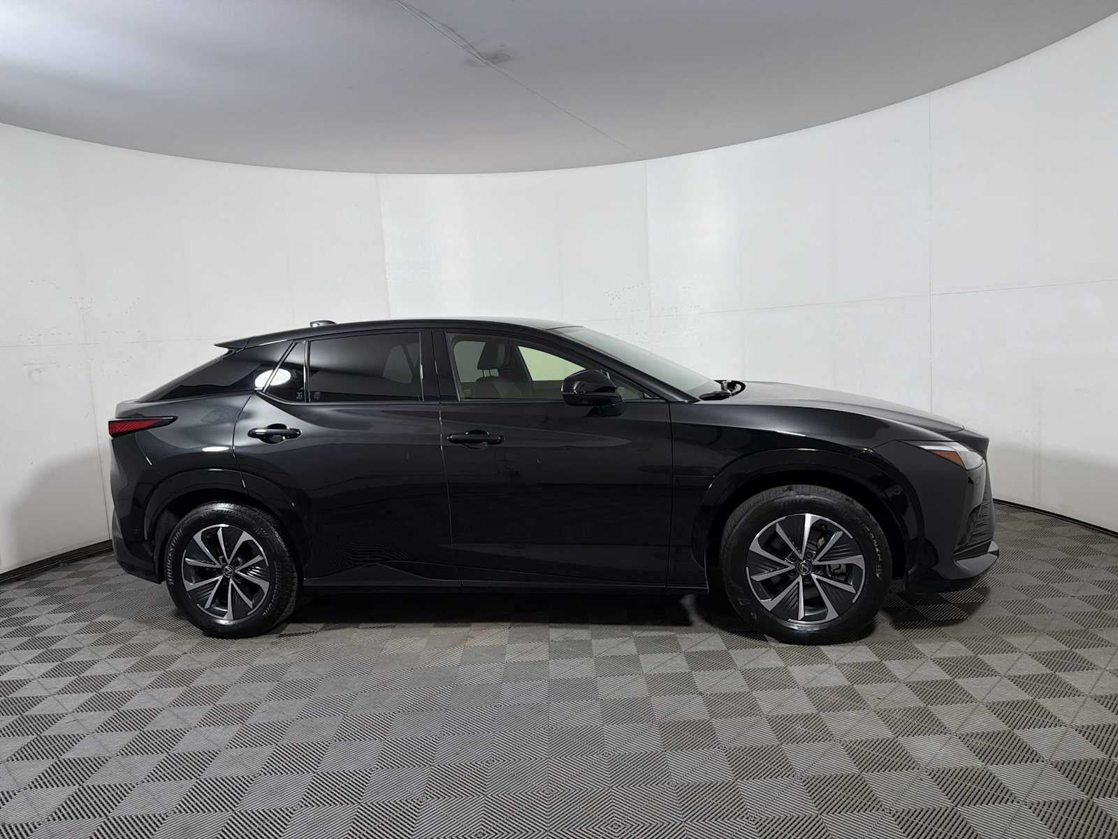 2023 Lexus RZ RZ 450e Premium AWD w/18 Wheels