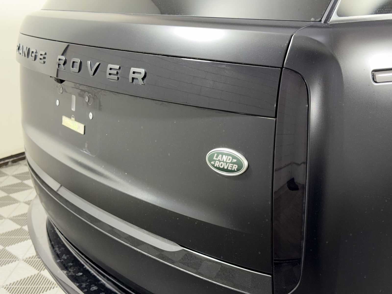 2023 Land Rover Range Rover P400 SE SWB