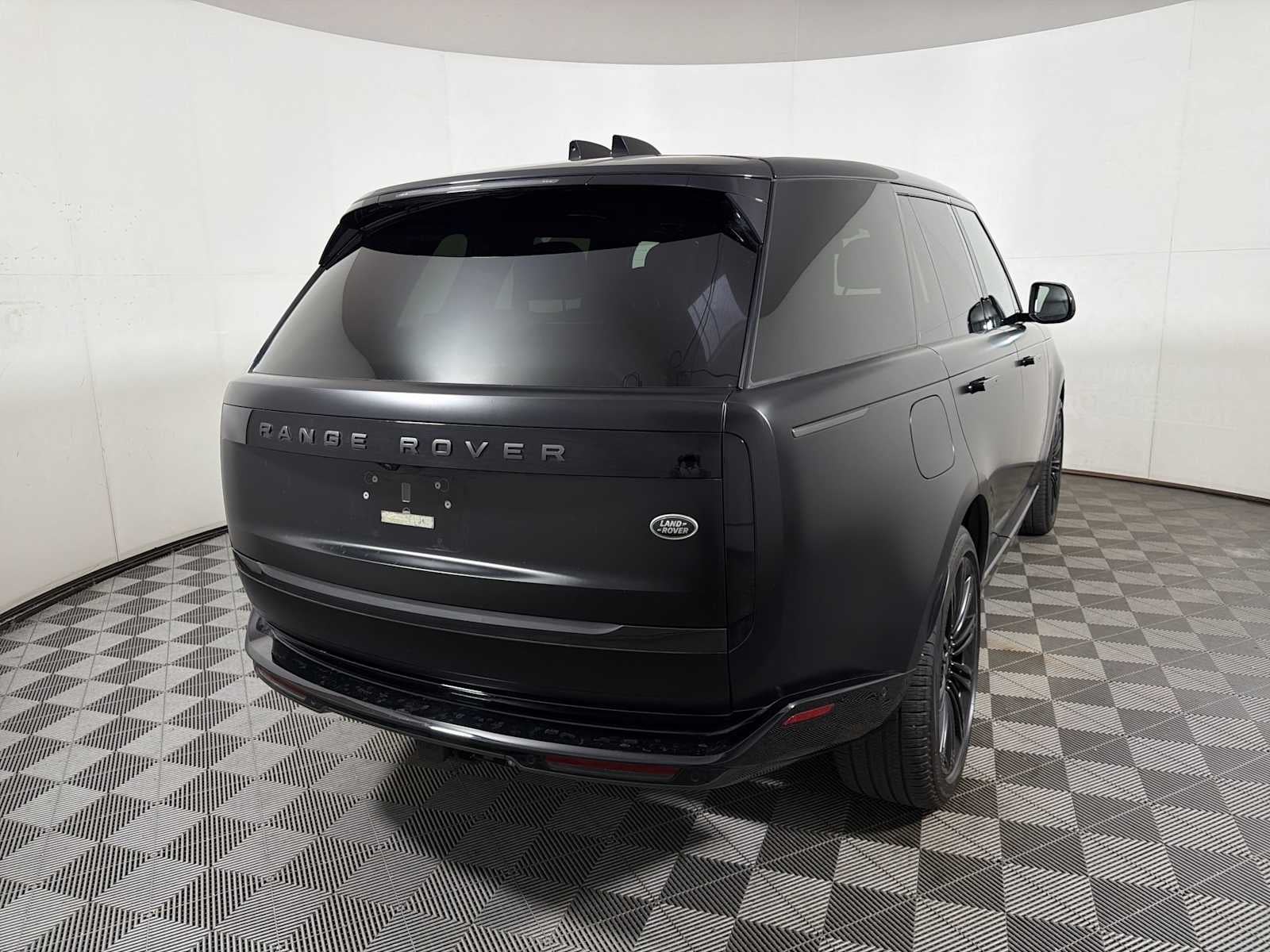 2023 Land Rover Range Rover P400 SE SWB