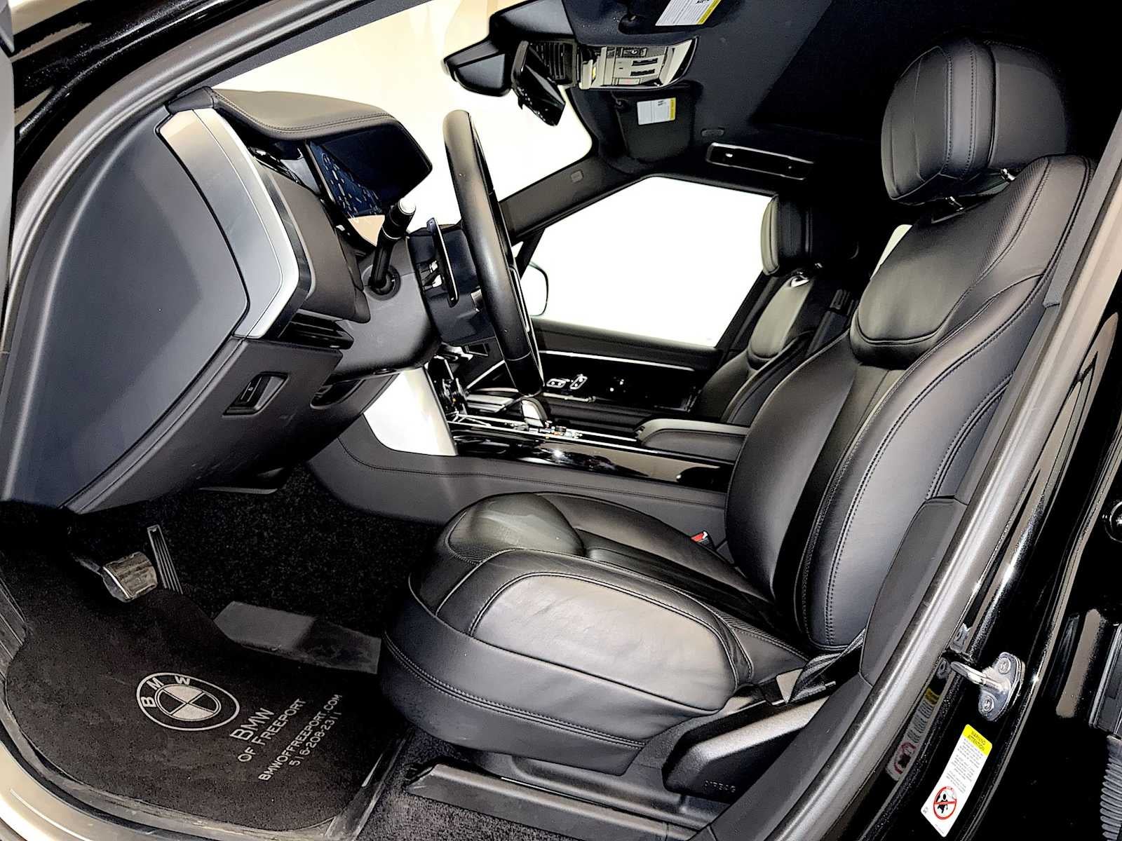 2023 Land Rover Range Rover P530 SE LWB 7 Seat