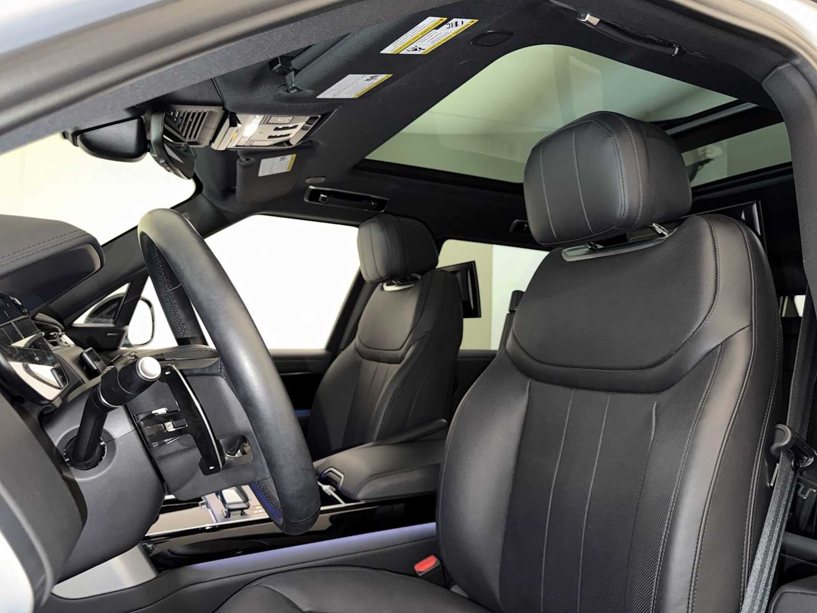 2025 Land Rover Range Rover P400 SE LWB 7 Seat