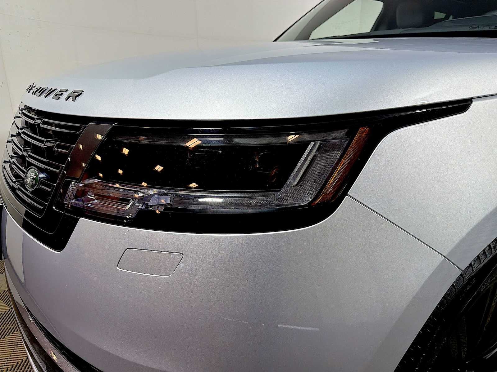 2025 Land Rover Range Rover P400 SE LWB 7 Seat