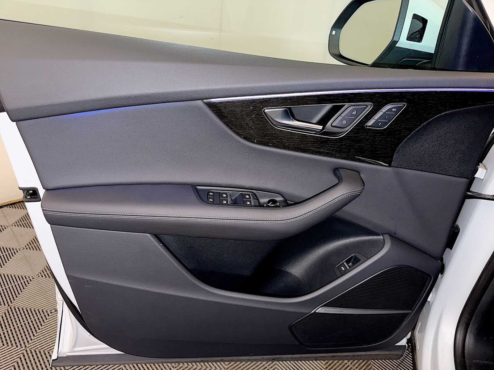 2025 Audi Q8 Premium Plus 55 TFSI quattro