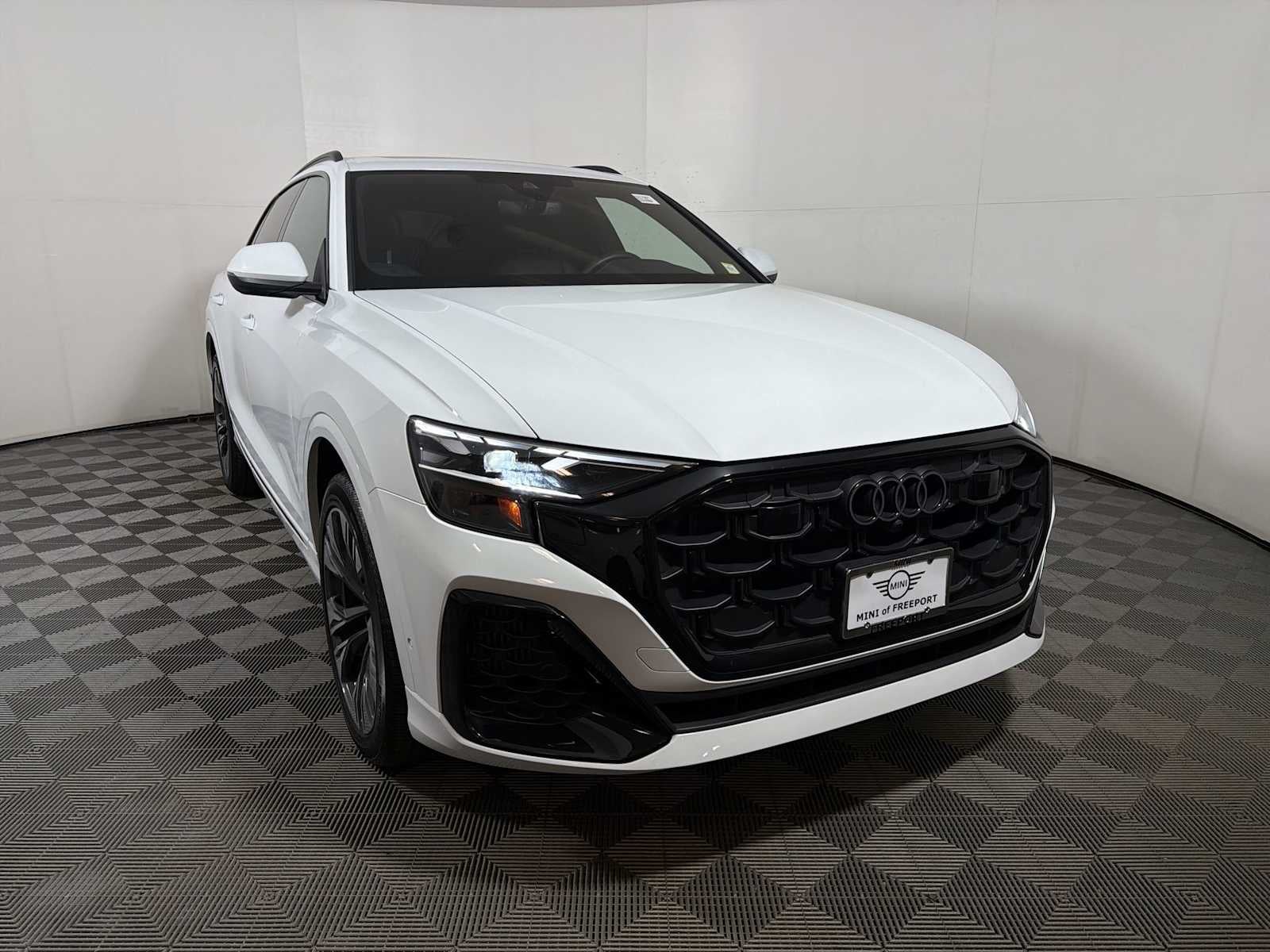 2025 Audi Q8 Premium Plus 55 TFSI quattro