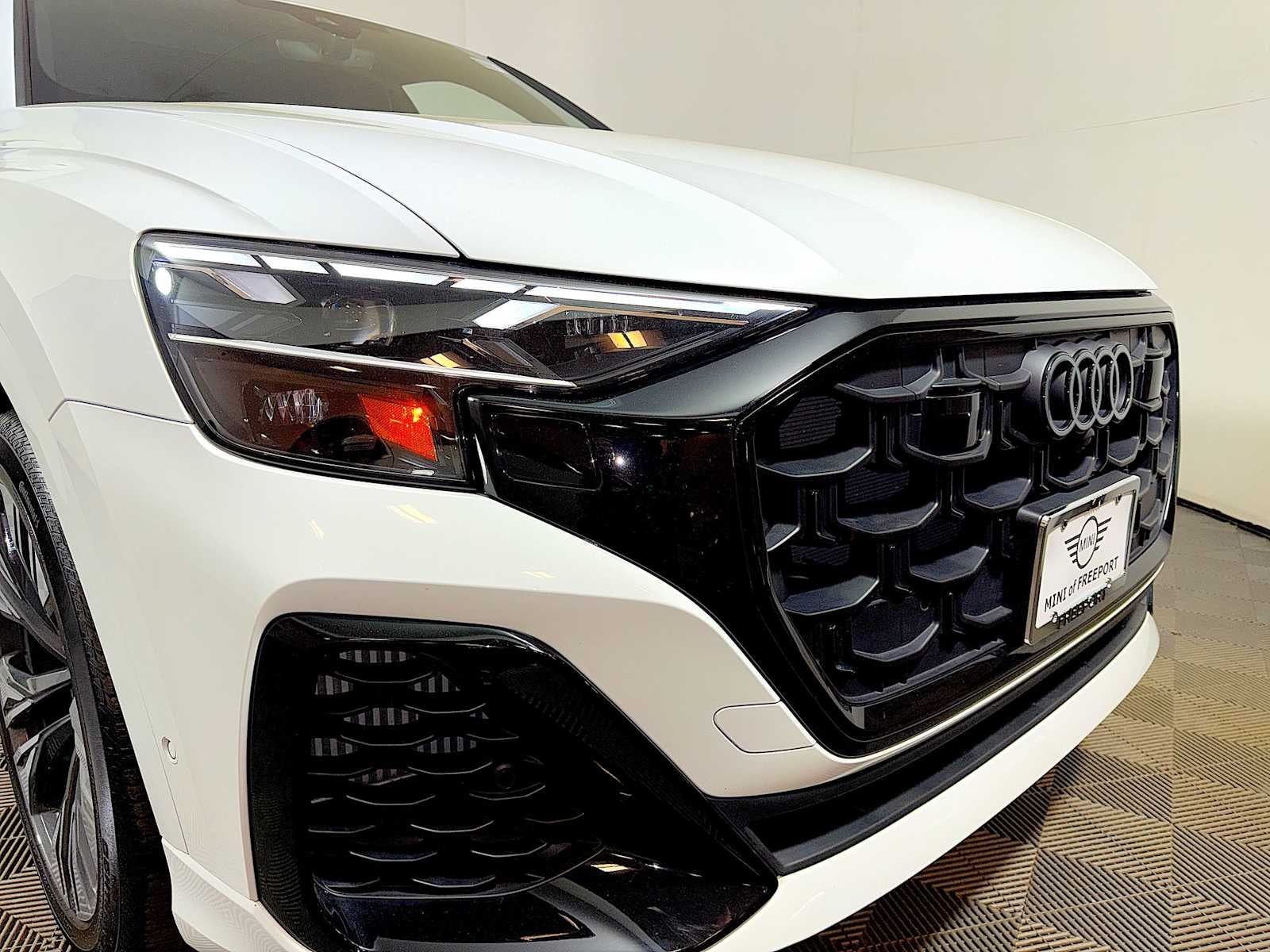 2025 Audi Q8 Premium Plus 55 TFSI quattro